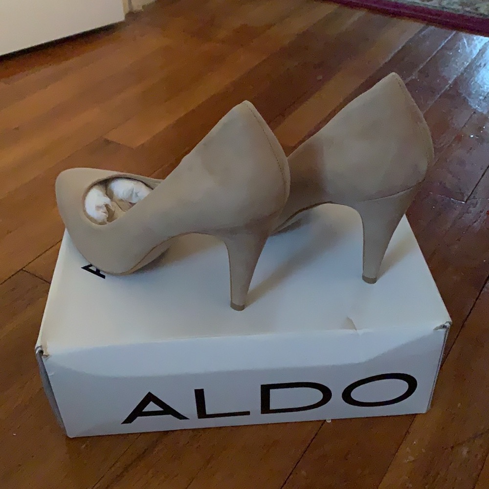 Pumps - Picture 3 of 3